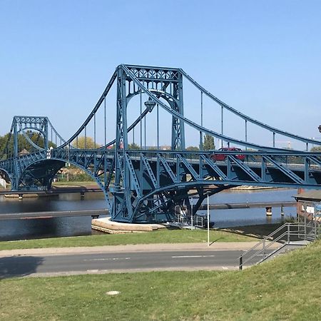 Kapitanswohnung Kaiser Wilhelm Brucke Wilhelmshaven Exteriér fotografie