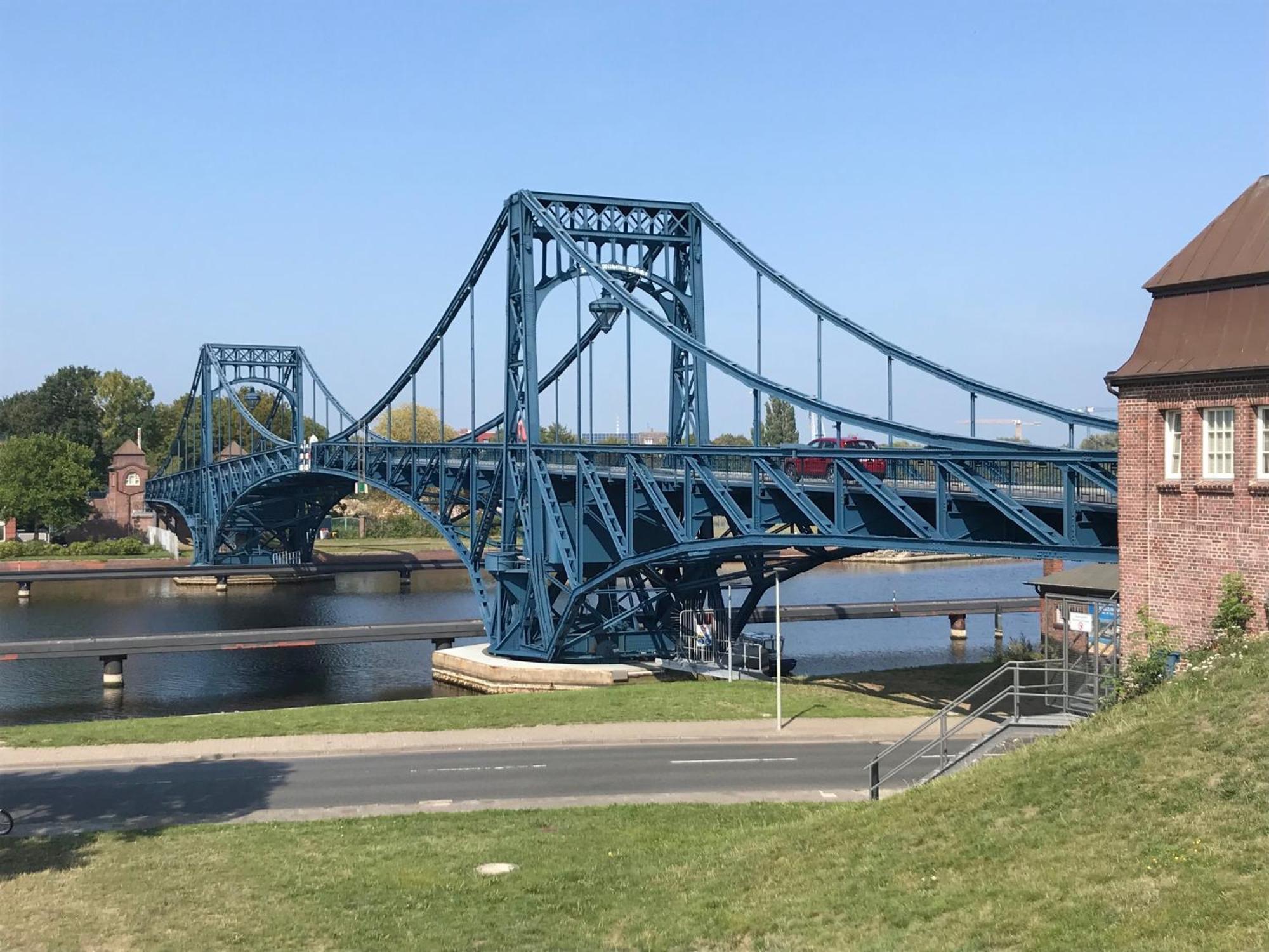 Kapitanswohnung Kaiser Wilhelm Brucke Wilhelmshaven Exteriér fotografie